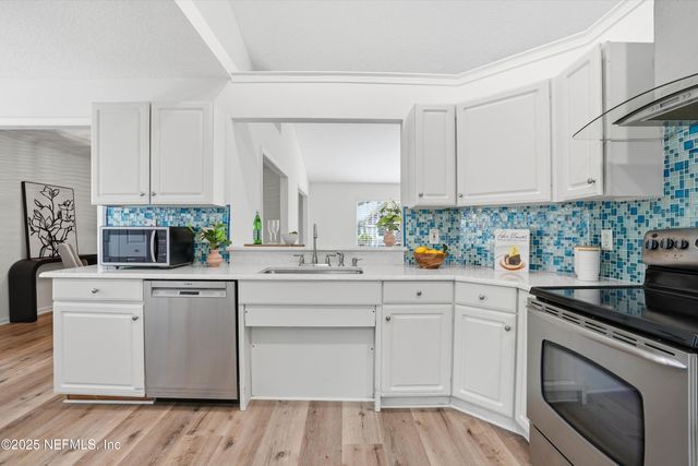 1838 CARDINAL Court, Jacksonville Beach, FL 32250