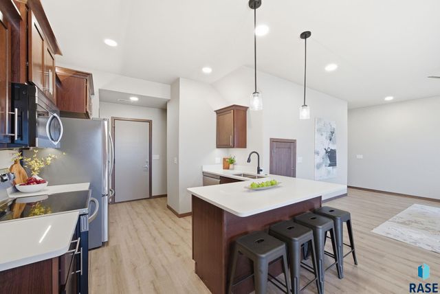 2818 E Hazelnut St Street, Brandon, SD 57005