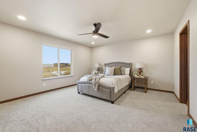 2818 E Hazelnut St Street, Brandon, SD 57005