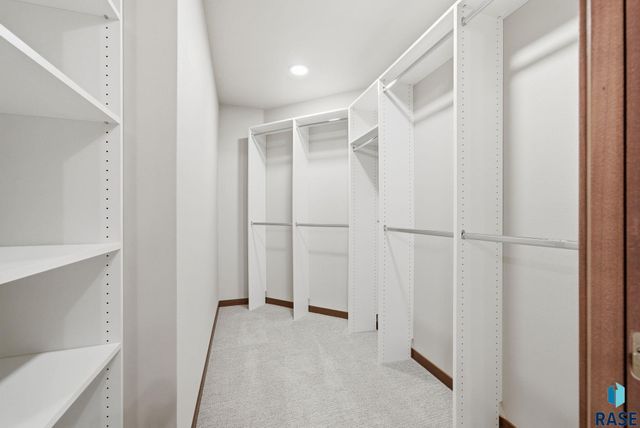 2818 E Hazelnut St Street, Brandon, SD 57005