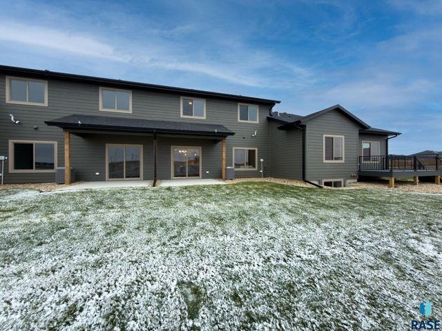 2818 E Hazelnut St Street, Brandon, SD 57005