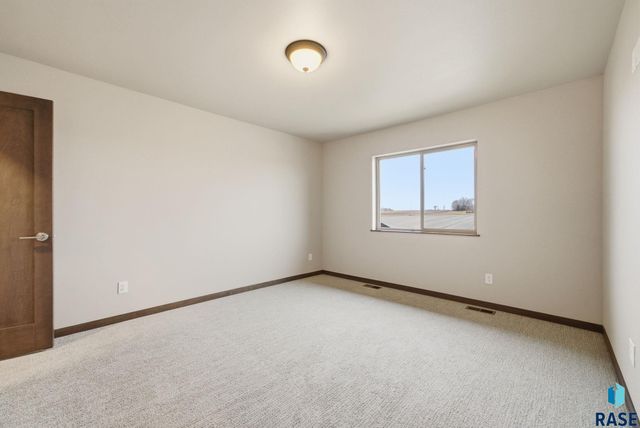 2818 E Hazelnut St Street, Brandon, SD 57005