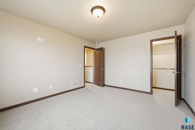 2818 E Hazelnut St Street, Brandon, SD 57005