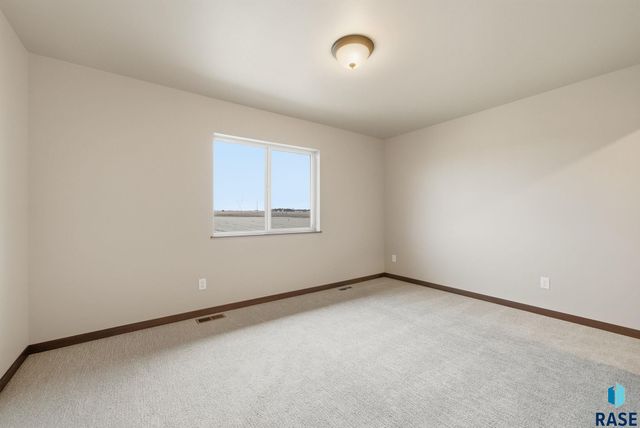 2818 E Hazelnut St Street, Brandon, SD 57005