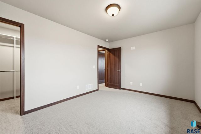 2818 E Hazelnut St Street, Brandon, SD 57005