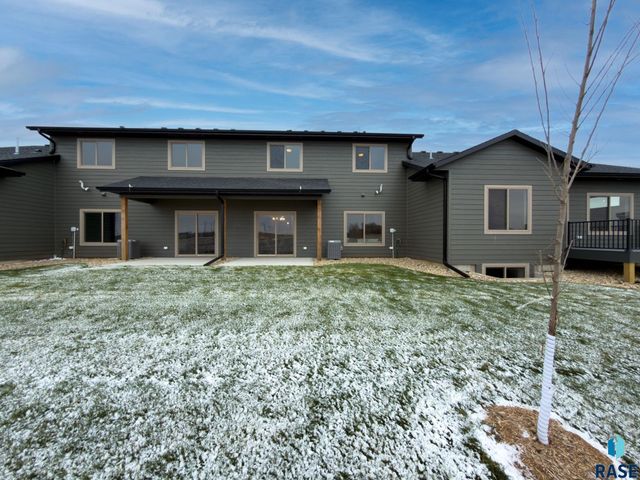 2818 E Hazelnut St Street, Brandon, SD 57005