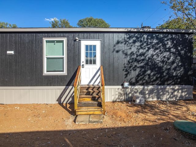 7173 Floral Street, Azle, TX 76020