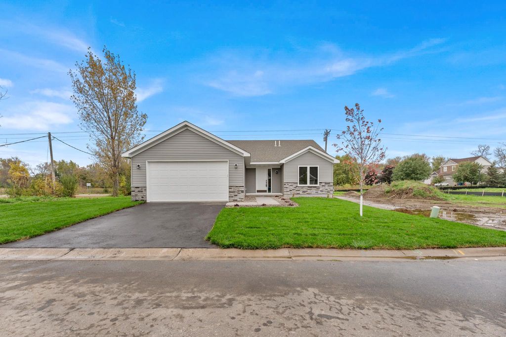 6254 209th Street N, Forest Lake, MN 55025