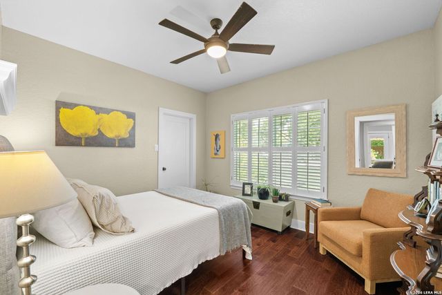 37 INWOOD HEIGHTS DR N, San Antonio, TX 78248
