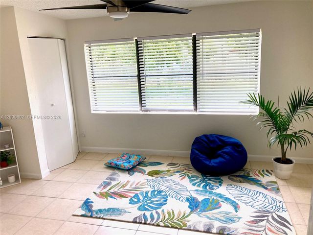 622 Avenida Hermosa, West Palm Beach, FL 33405