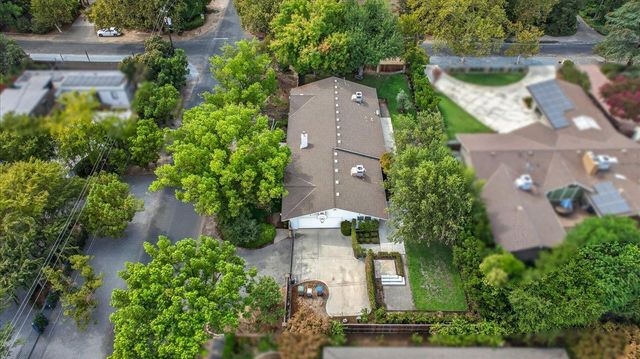 505 E Swift Avenue, Fresno, CA 93704