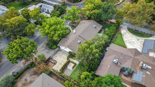 505 E Swift Avenue, Fresno, CA 93704