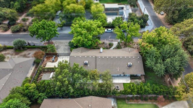 505 E Swift Avenue, Fresno, CA 93704
