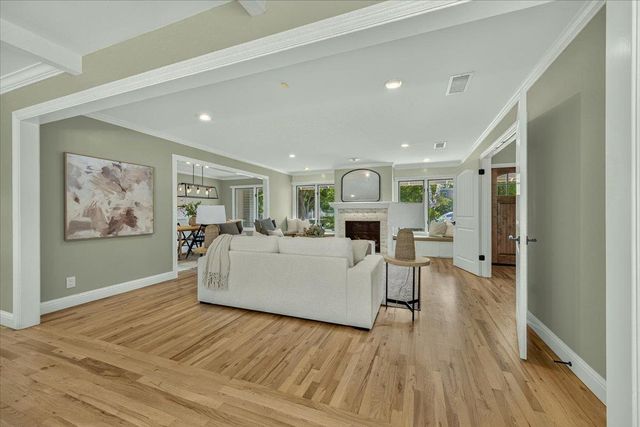 505 E Swift Avenue, Fresno, CA 93704