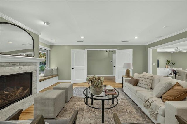 505 E Swift Avenue, Fresno, CA 93704