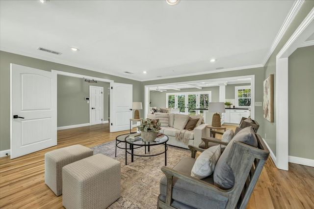 505 E Swift Avenue, Fresno, CA 93704