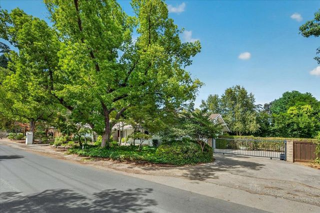 505 E Swift Avenue, Fresno, CA 93704