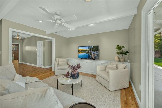 505 E Swift Avenue, Fresno, CA 93704