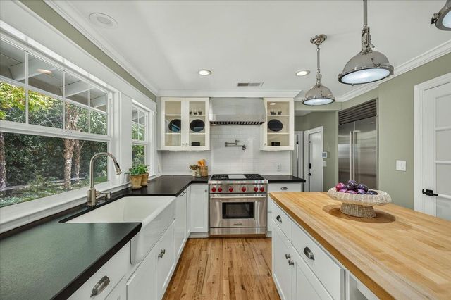 505 E Swift Avenue, Fresno, CA 93704