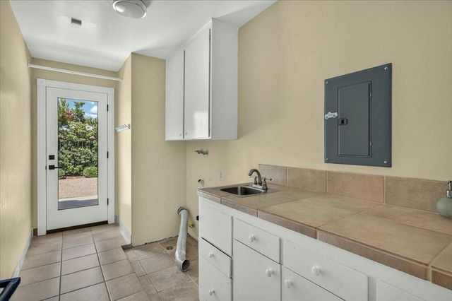505 E Swift Avenue, Fresno, CA 93704