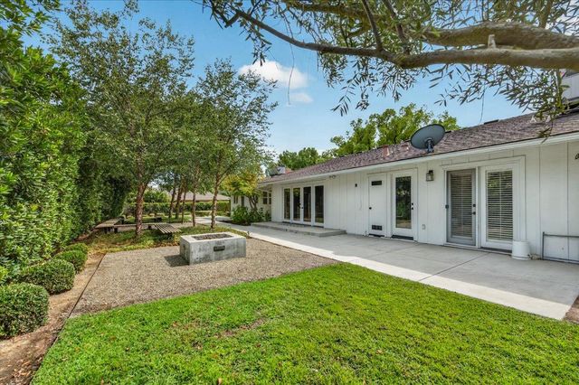 505 E Swift Avenue, Fresno, CA 93704