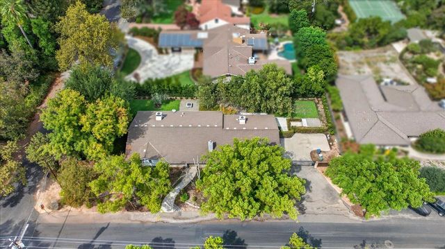 505 E Swift Avenue, Fresno, CA 93704