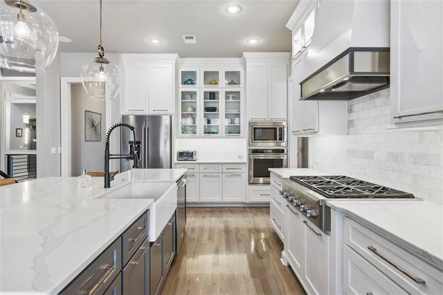 11211 W 171st Terrace, Overland Park, KS 66221