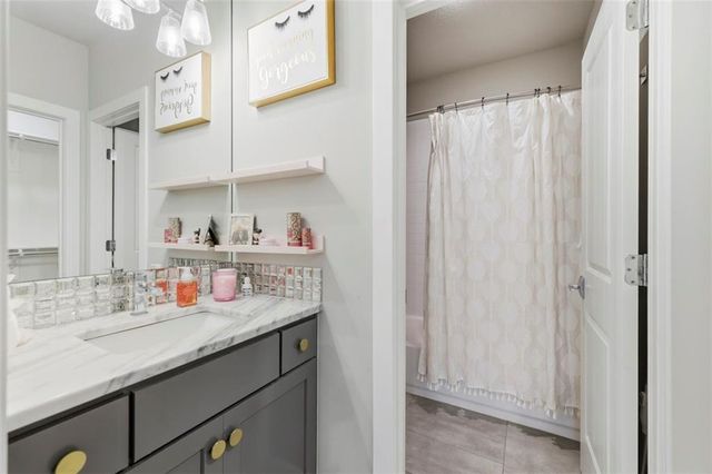 11211 W 171st Terrace, Overland Park, KS 66221