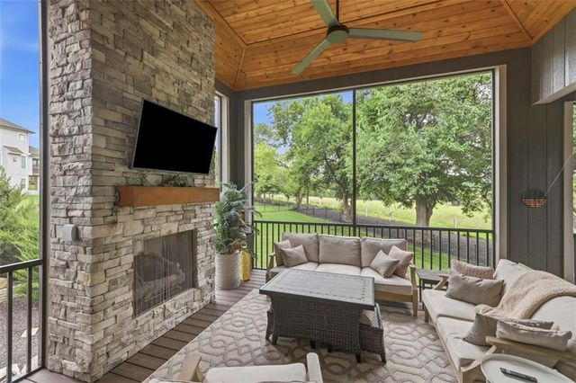 11211 W 171st Terrace, Overland Park, KS 66221