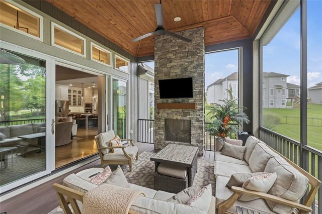 11211 W 171st Terrace, Overland Park, KS 66221