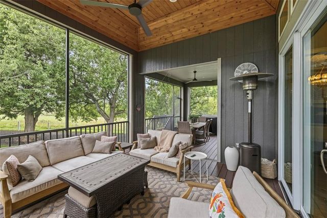 11211 W 171st Terrace, Overland Park, KS 66221