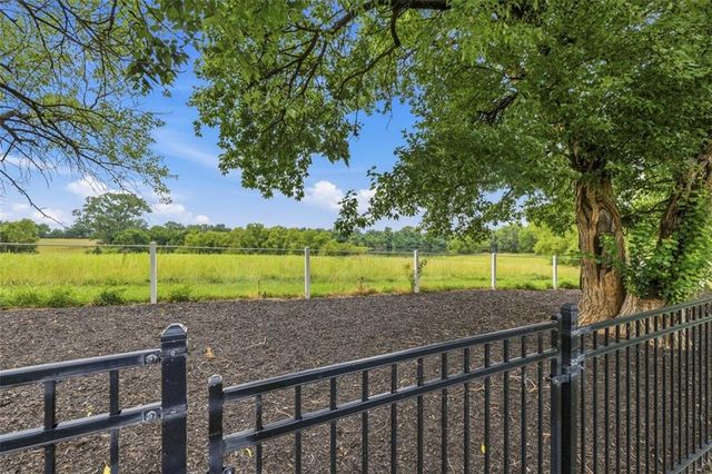 11211 W 171st Terrace, Overland Park, KS 66221