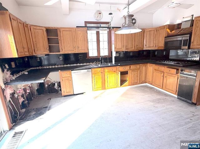 494 Orchard Street, Englewood, NJ 07631