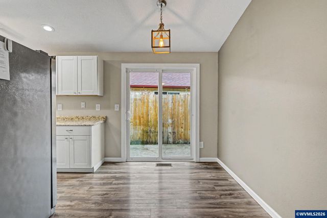 634 S Sunrise Dr, Jefferson, OR 97352