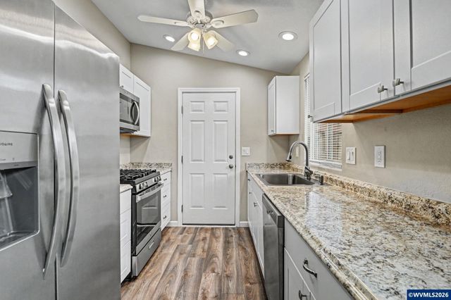 634 S Sunrise Dr, Jefferson, OR 97352