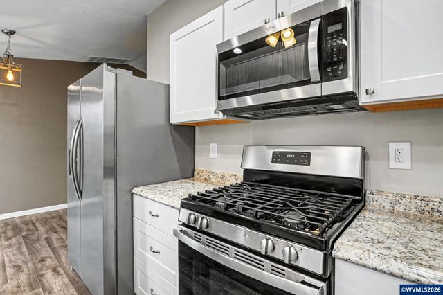 634 S Sunrise Dr, Jefferson, OR 97352