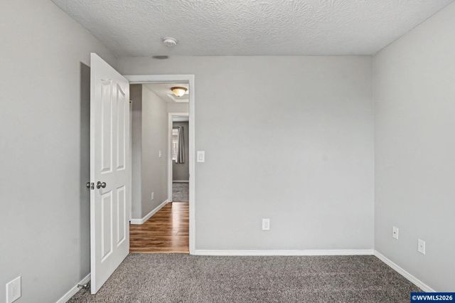 634 S Sunrise Dr, Jefferson, OR 97352