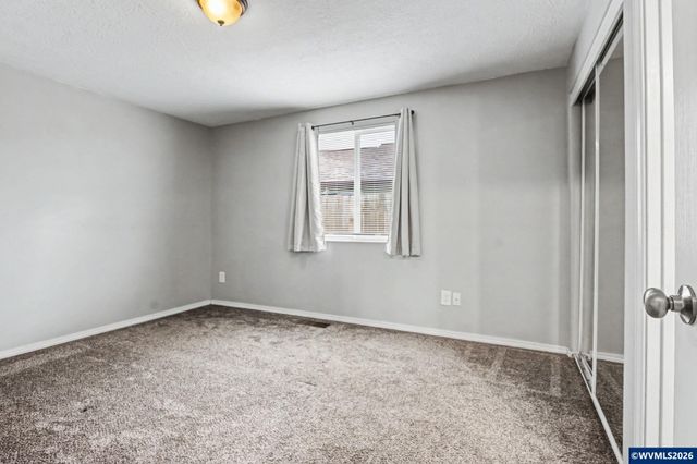 634 S Sunrise Dr, Jefferson, OR 97352