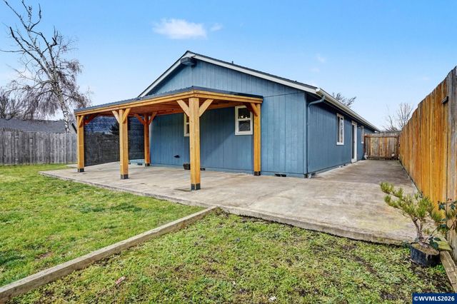 634 S Sunrise Dr, Jefferson, OR 97352