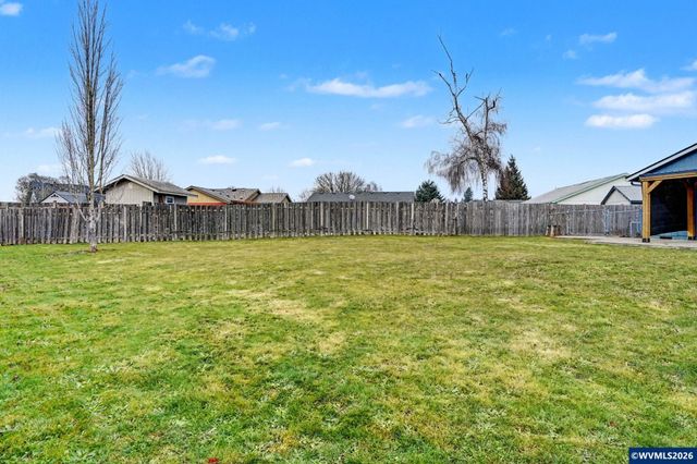 634 S Sunrise Dr, Jefferson, OR 97352