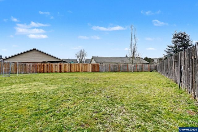 634 S Sunrise Dr, Jefferson, OR 97352