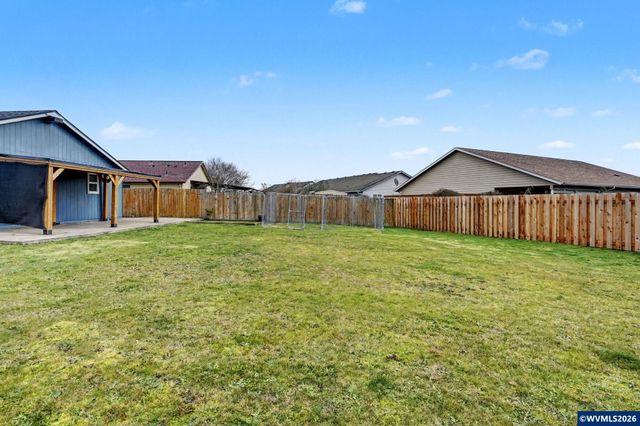 634 S Sunrise Dr, Jefferson, OR 97352