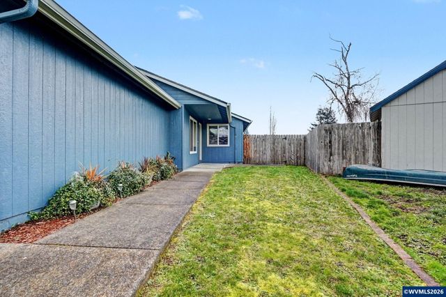 634 S Sunrise Dr, Jefferson, OR 97352