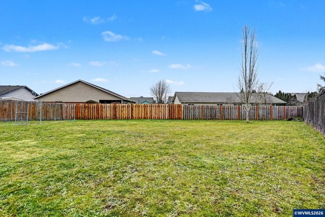 634 S Sunrise Dr, Jefferson, OR 97352