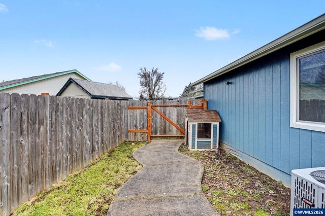 634 S Sunrise Dr, Jefferson, OR 97352