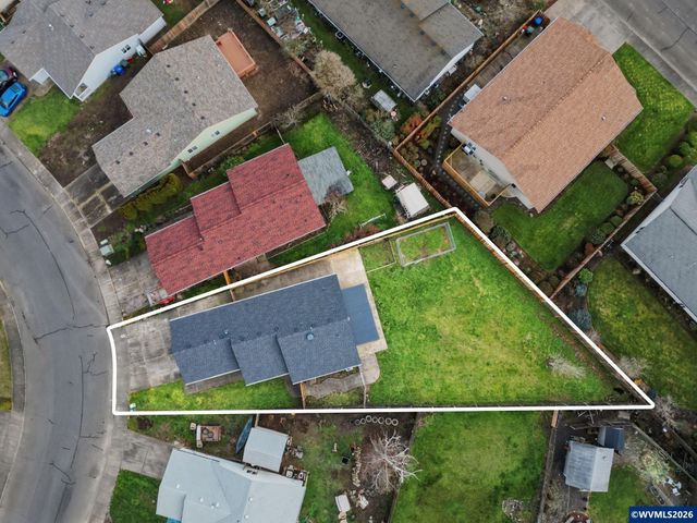 634 S Sunrise Dr, Jefferson, OR 97352