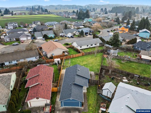 634 S Sunrise Dr, Jefferson, OR 97352