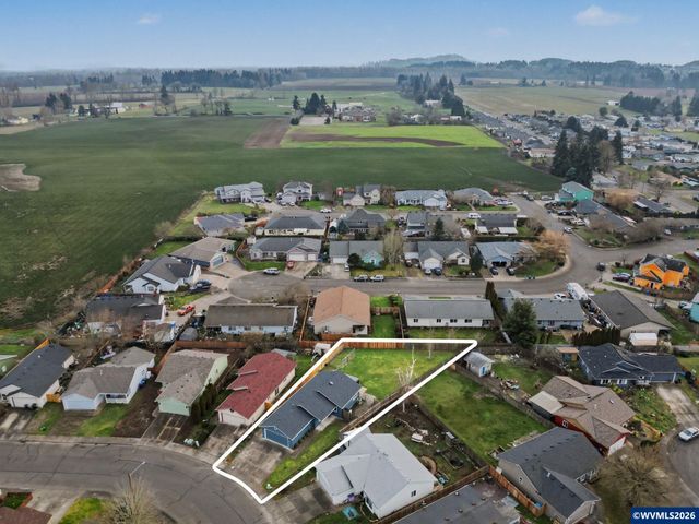 634 S Sunrise Dr, Jefferson, OR 97352