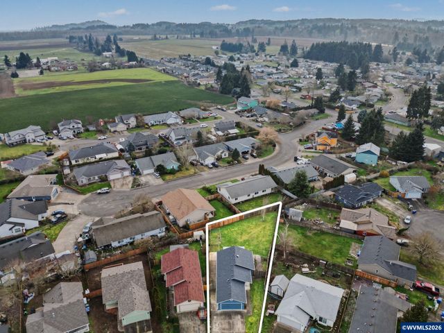 634 S Sunrise Dr, Jefferson, OR 97352