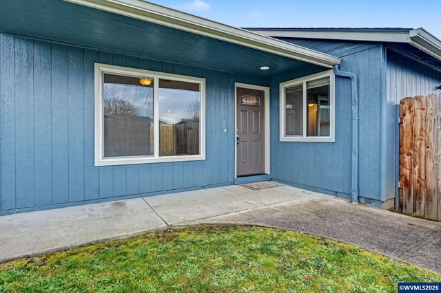 634 S Sunrise Dr, Jefferson, OR 97352